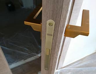 Установка межкомнатных дверей - пример 2