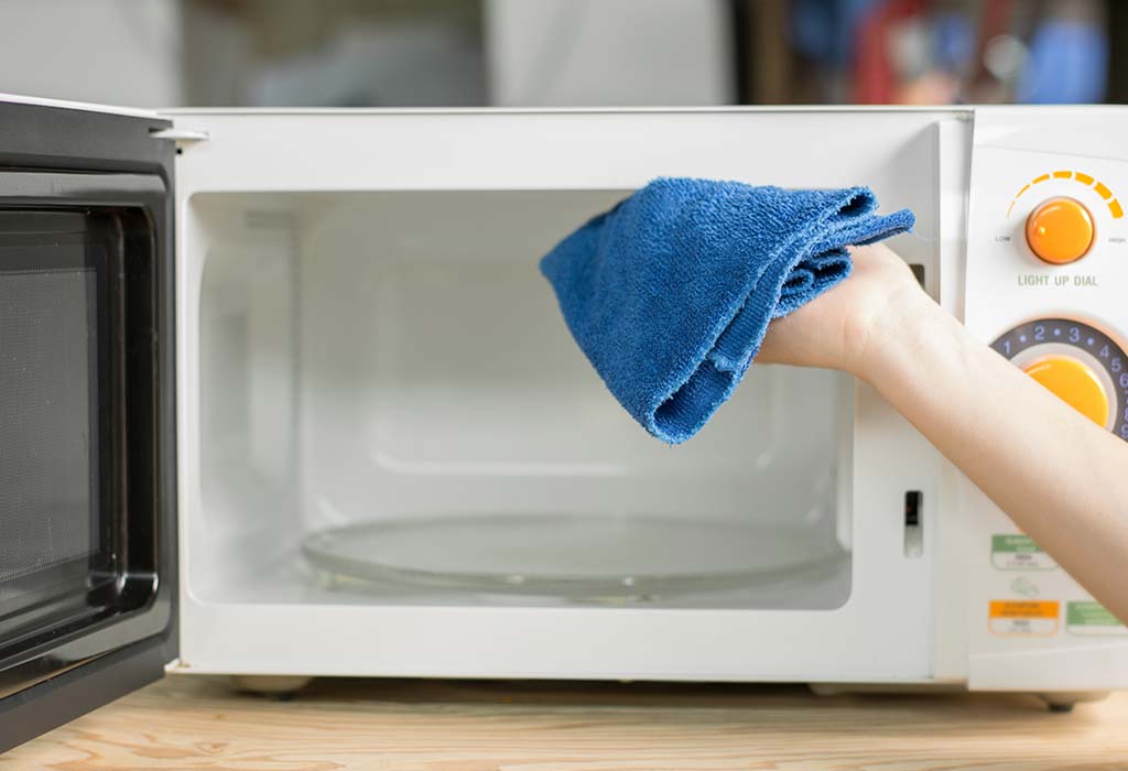 8 Effective Tips on How to Clean Microwave
